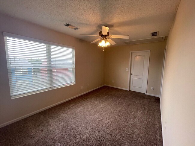 Building Photo - PRE-LEASING FOR AUGUST 2026!