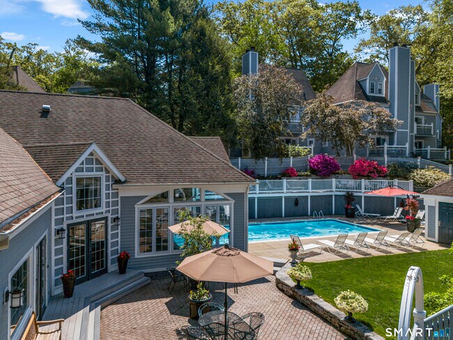 Building Photo - 2124 Old Pond Ln