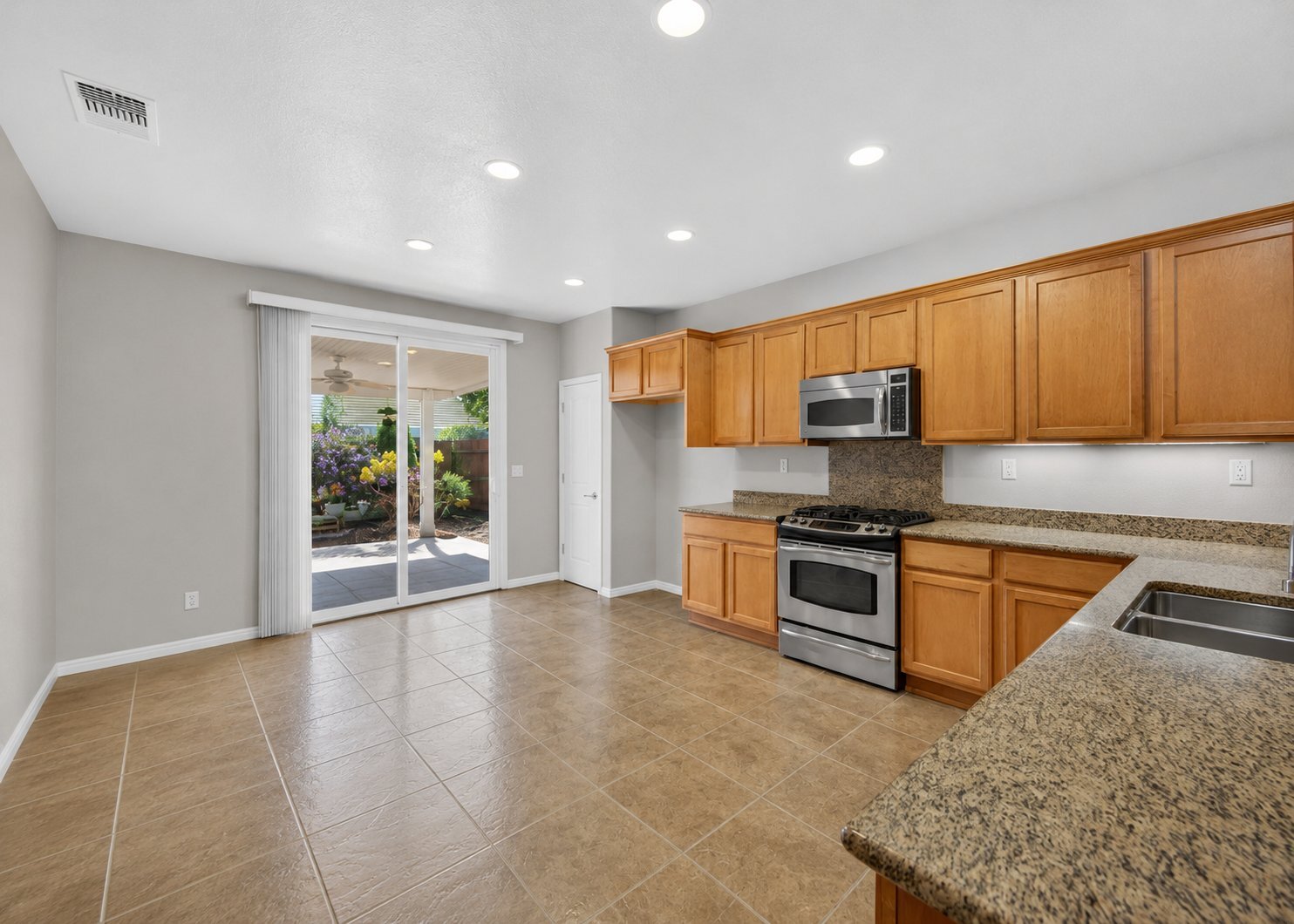 Building Photo - 7540 Abbey Cir