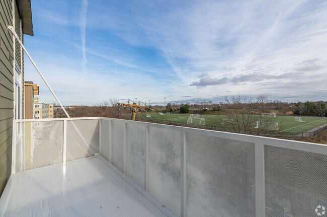 Building Photo - GORGEOUS Cambridge 2 bed/2 bath with centr...