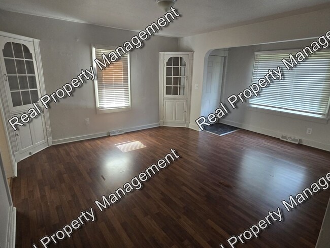 Building Photo - Two Bedroom Ranch