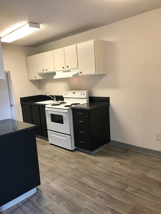 Building Photo - JamesTown Townhouses