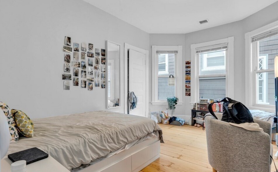 Building Photo - 176 Saint Alphonsus St