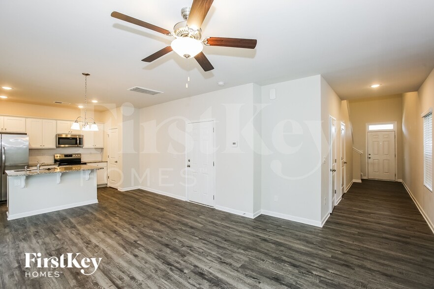 Building Photo - 3244 Newell Vlg Dr