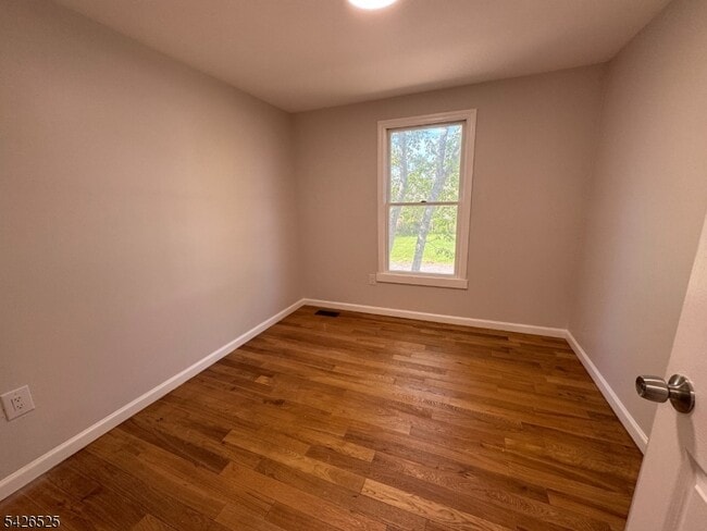 Building Photo - 87 Fairview Ave