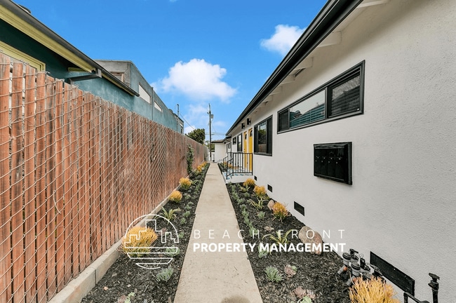 Building Photo - 412 Brooks Ave.