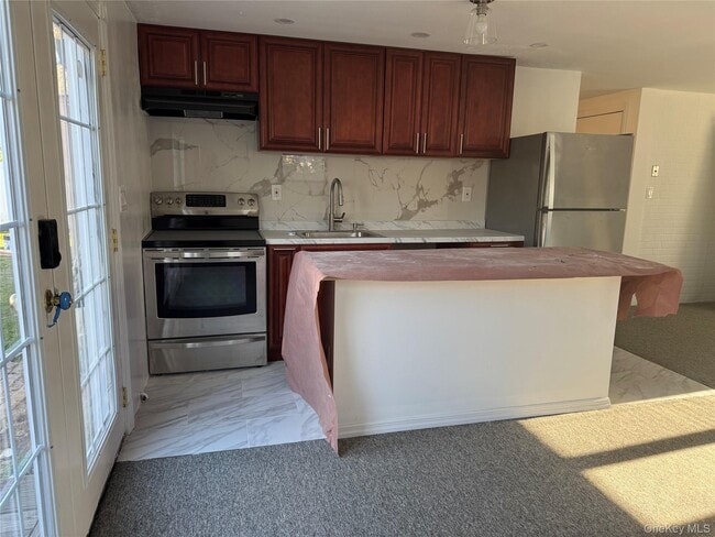 Building Photo - 10 Marsulin Dr