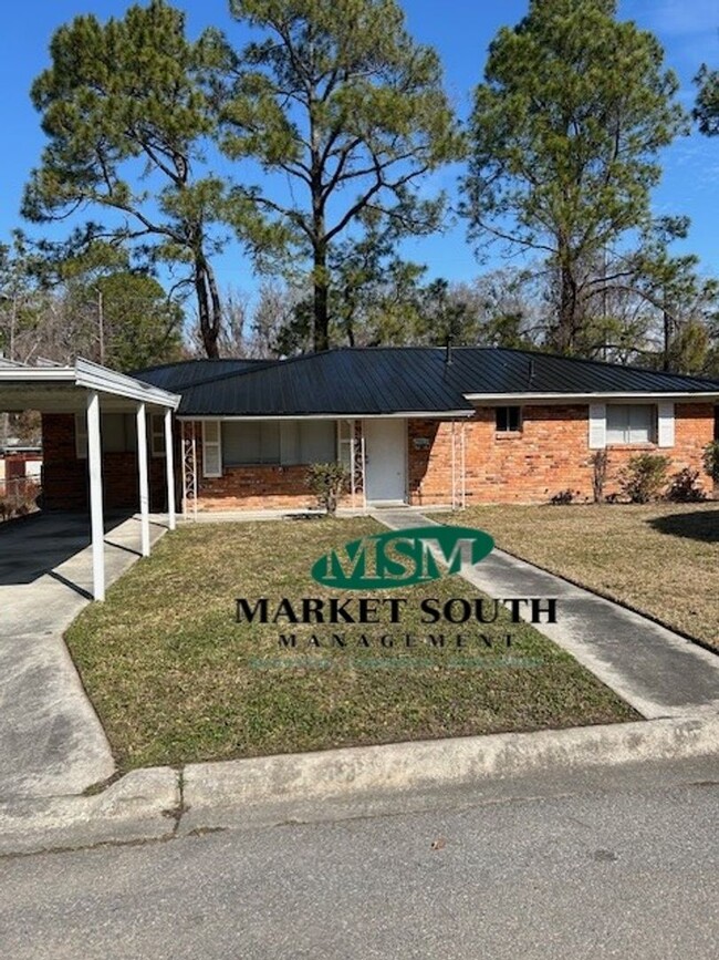 Building Photo - Single Family Home in East Savanah