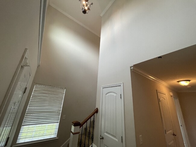 Building Photo - House for Rent