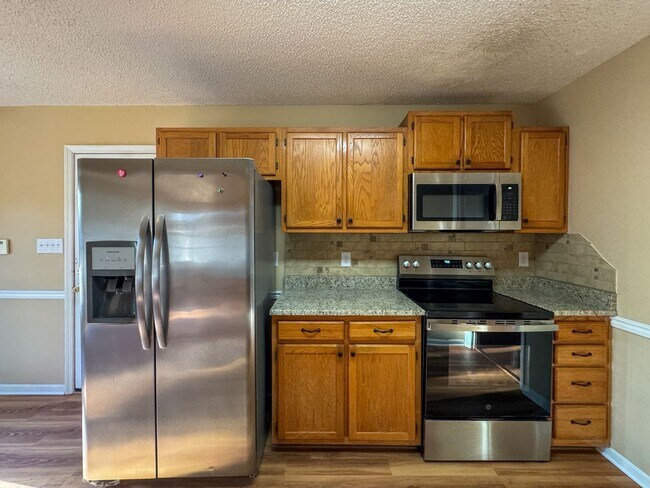 Building Photo - Charming 3 Bed 2 Bath Home in Jack Britt