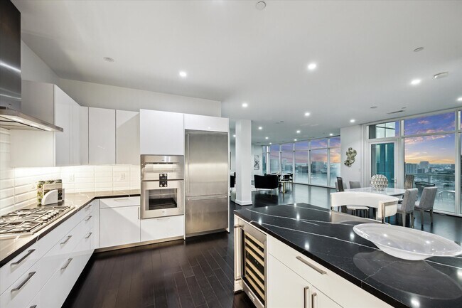 Building Photo - 4521 San Felipe St