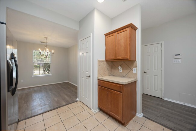 Building Photo - 2131 Acorn Glen Trail