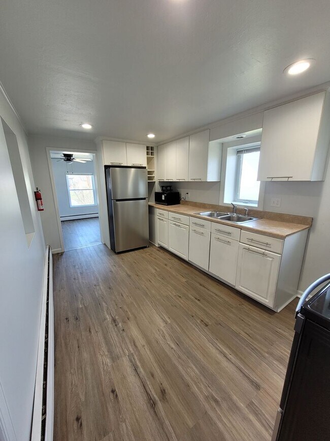 Building Photo - Your Next Chapter: Cozy Walnutport Home with Full Basement