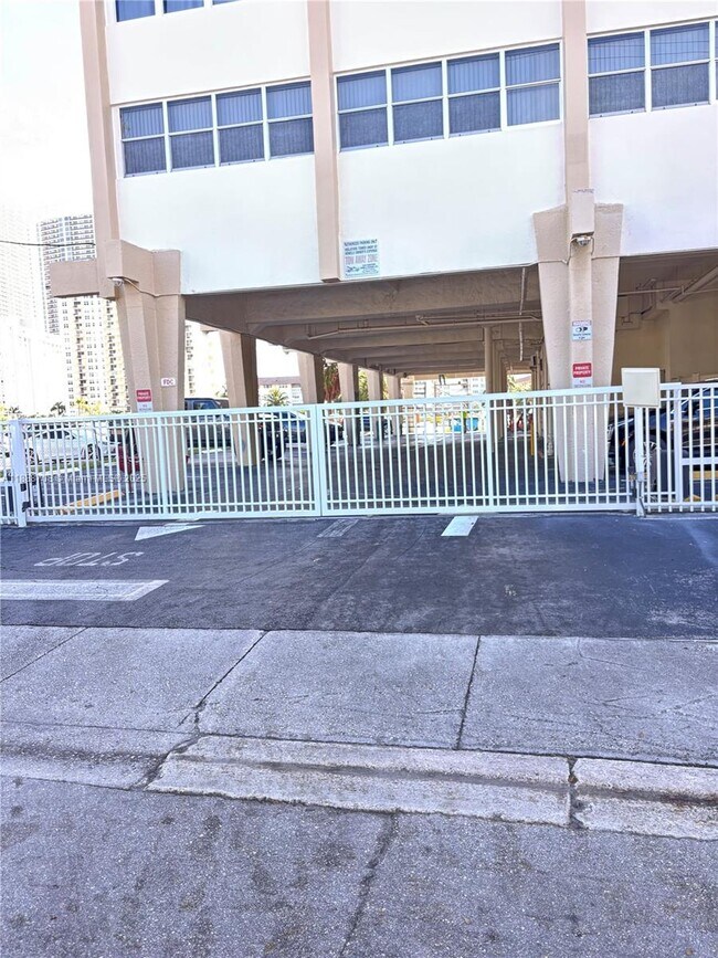 Building Photo - 111 Golden Isles Dr