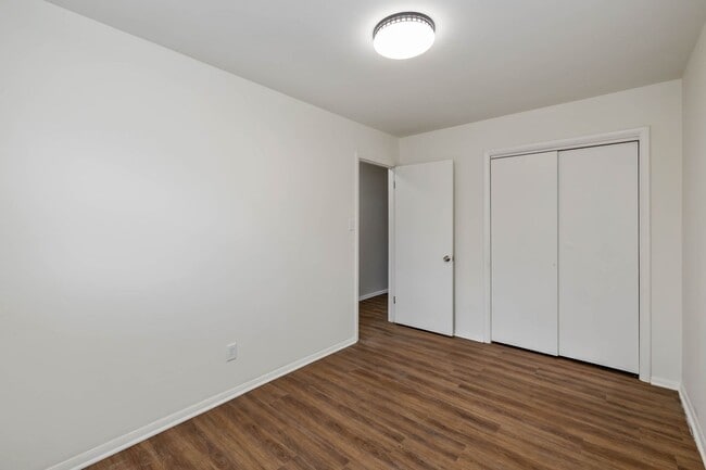 Building Photo - 2121-2123 Fairfax Road