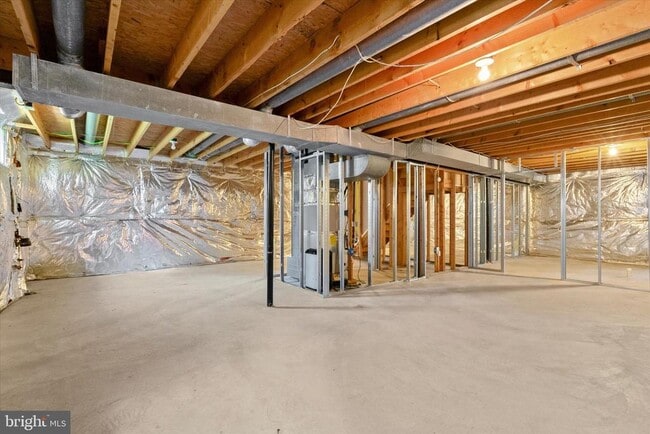 Building Photo - 2230 Community Dr