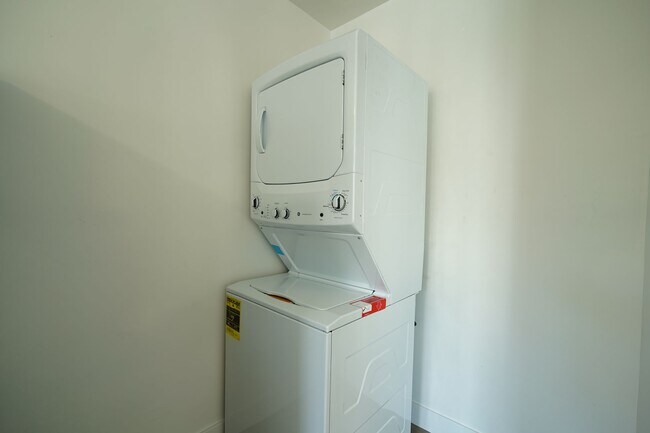 Building Photo - 3447-3449 Dwight Ave