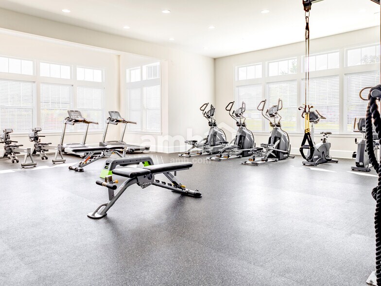 Building Photo - 5342 Tupelo St