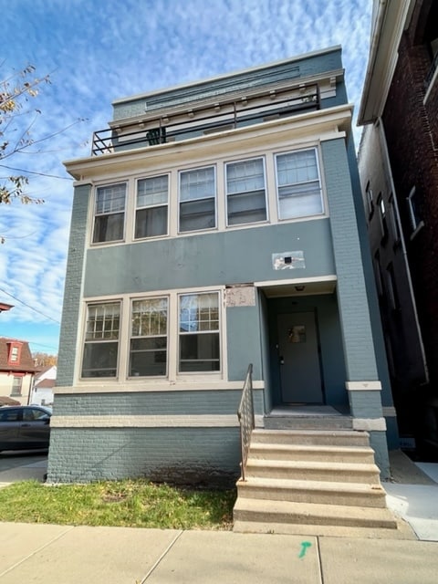 Building Photo - 207 N Pinckney St