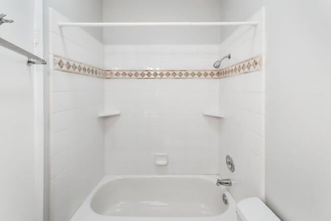 Building Photo - Charming 3 bedroom, 2 bathroom home in Hun...