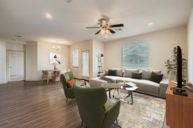 Building Photo - 16605 Aventura Ave