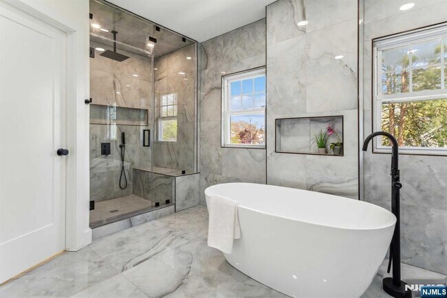 Building Photo - 648 East St