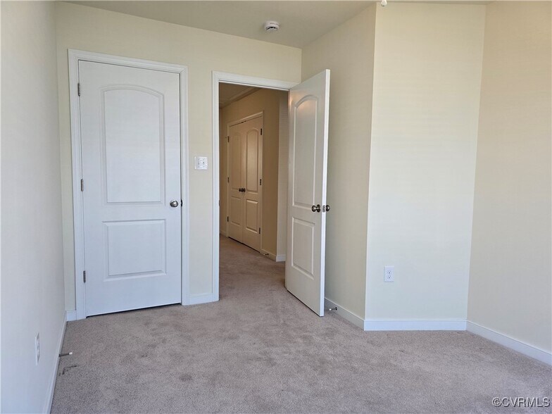 Building Photo - 7417 Pebble Lake Dr