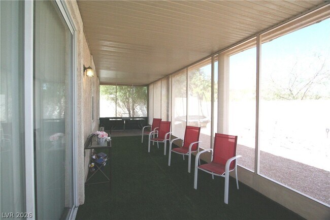 Building Photo - 340 Jacaranda Arbor St