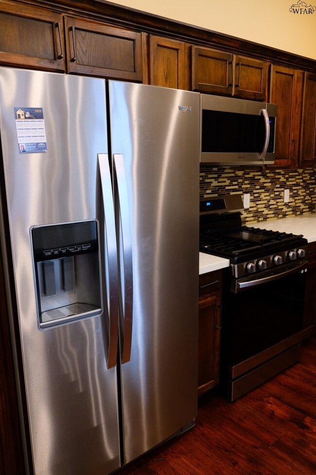 Building Photo - 20 Edwards Way