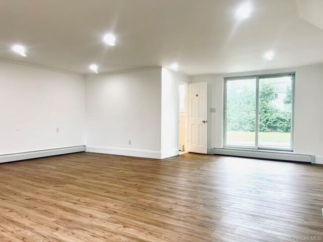 Building Photo - 393 White Birch Ln