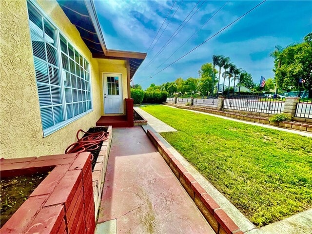Building Photo - 7247 E Riverside Dr