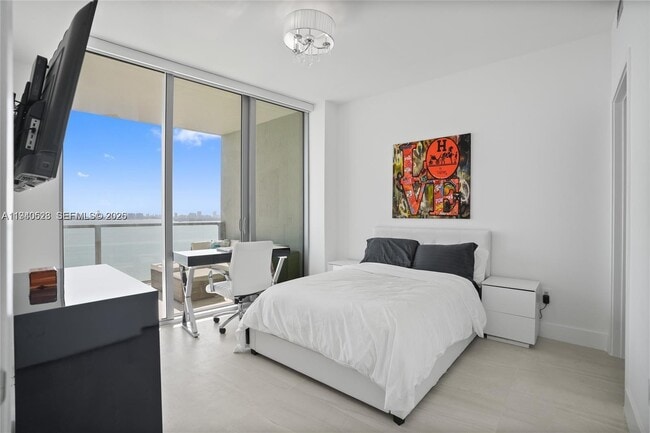 Building Photo - 2900 NE 7th Ave