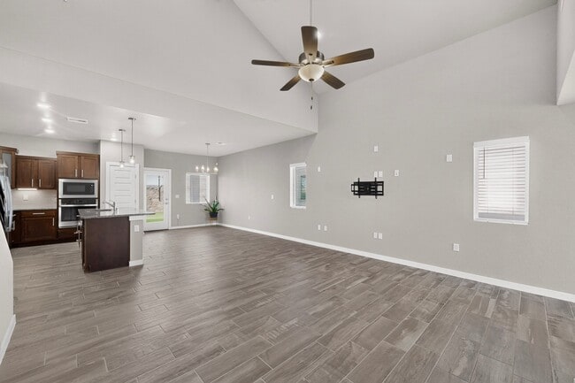 Building Photo - 9930 Isla Pl