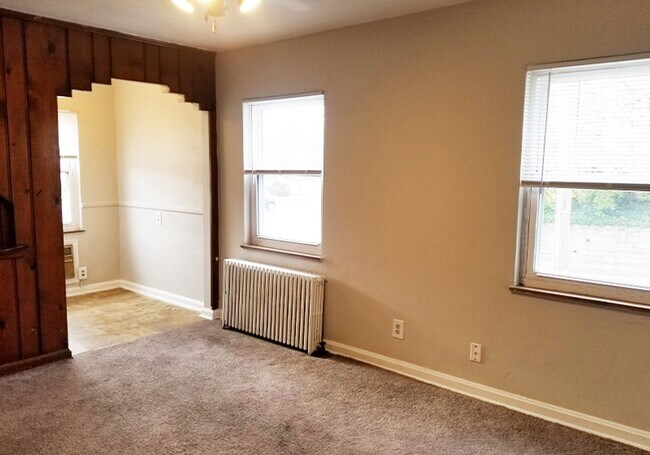 Building Photo - 960 Ludlow Ave