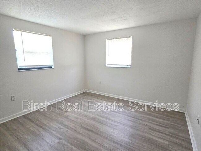 Building Photo - 1247 Chelsea Ln