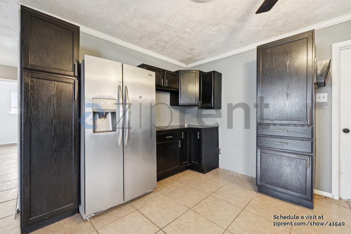 Building Photo - 1624 Petroleum Dr