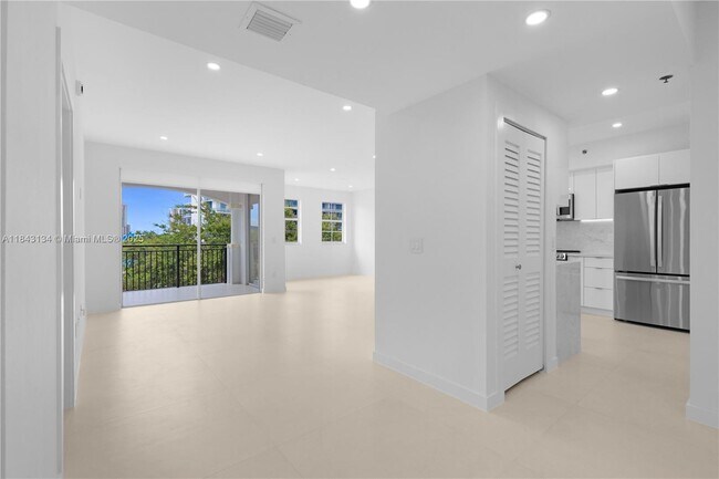 Building Photo - 3215 NE 184th St
