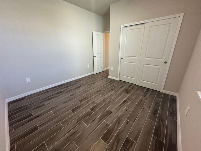 Building Photo - NW Cape Coral Home 4 Bedroom/ 2 Bath/ 3 Ca...