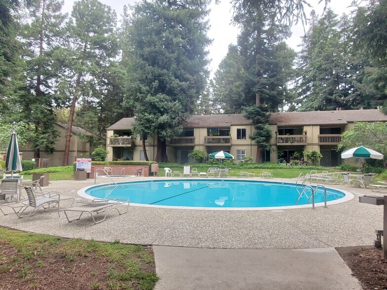 Building Photo - 505 Cypress Point Dr