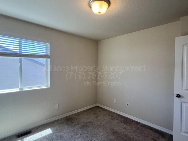 Building Photo - 10051 Ledgestone Terrace