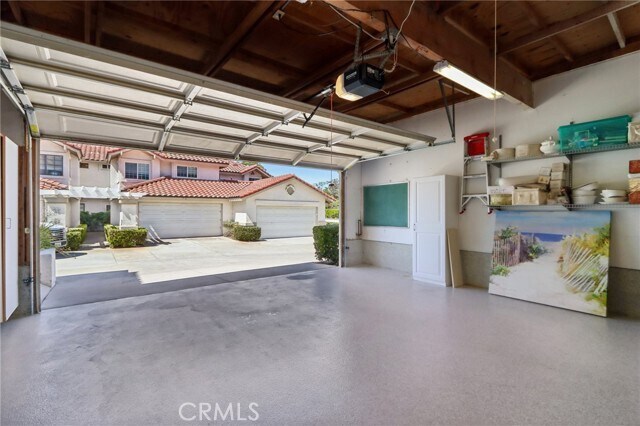 Building Photo - 10 Pantano