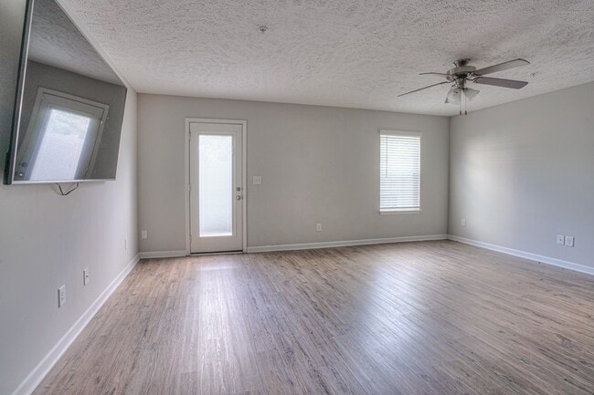 Building Photo - 107 Latimer Dr