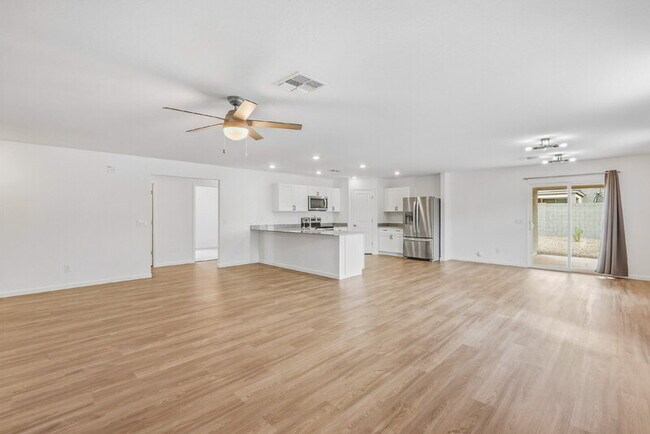 Building Photo - 1796 W Laguna Dr