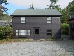 Building Photo - 82 River Rd