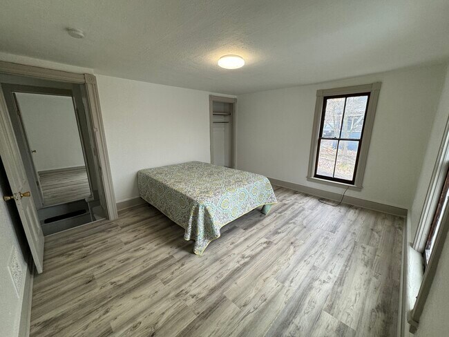 Bedroom 3 View 2 - 218 Pleasant St