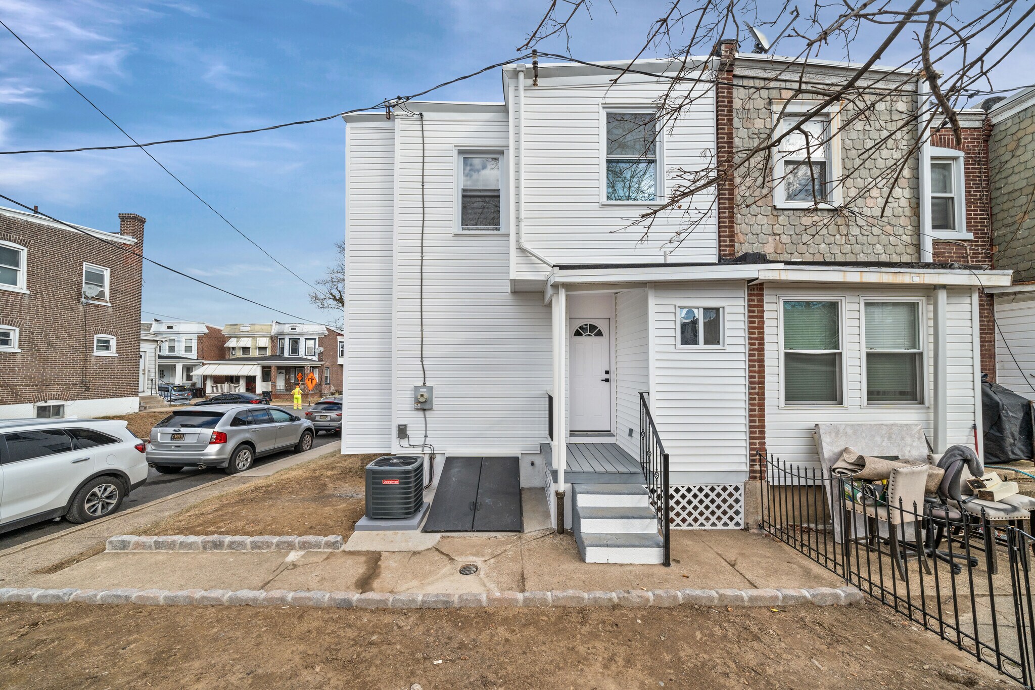 Building Photo - 504 W 26th St