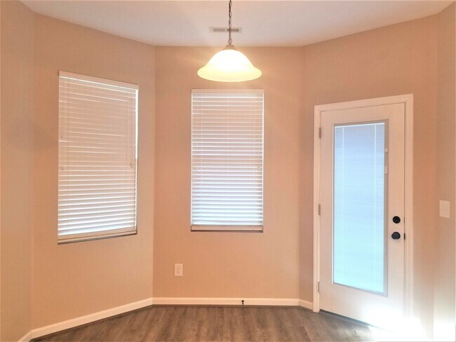 Building Photo - Large 4 Bedroom Home in Towne Pointe! Showings Coming Soon!!!