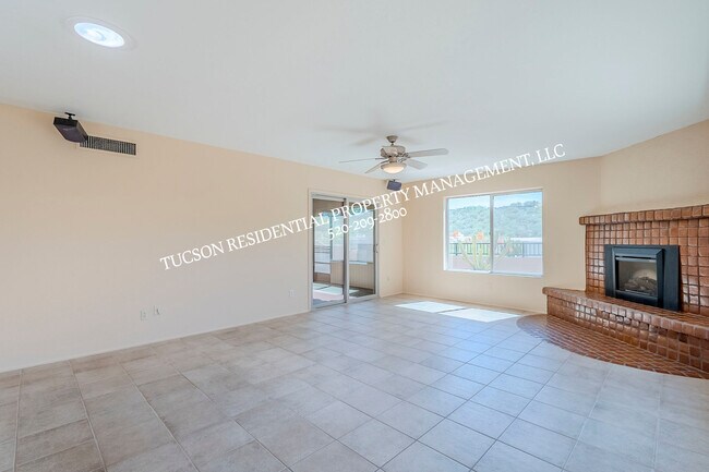 Building Photo - 5084 N Camino Del Lazo