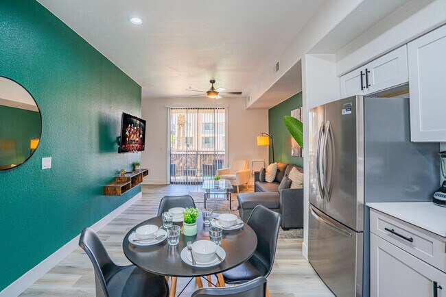 Building Photo - 6610 N 93rd Ave