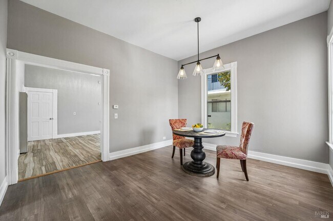Building Photo - 517 Branciforte St